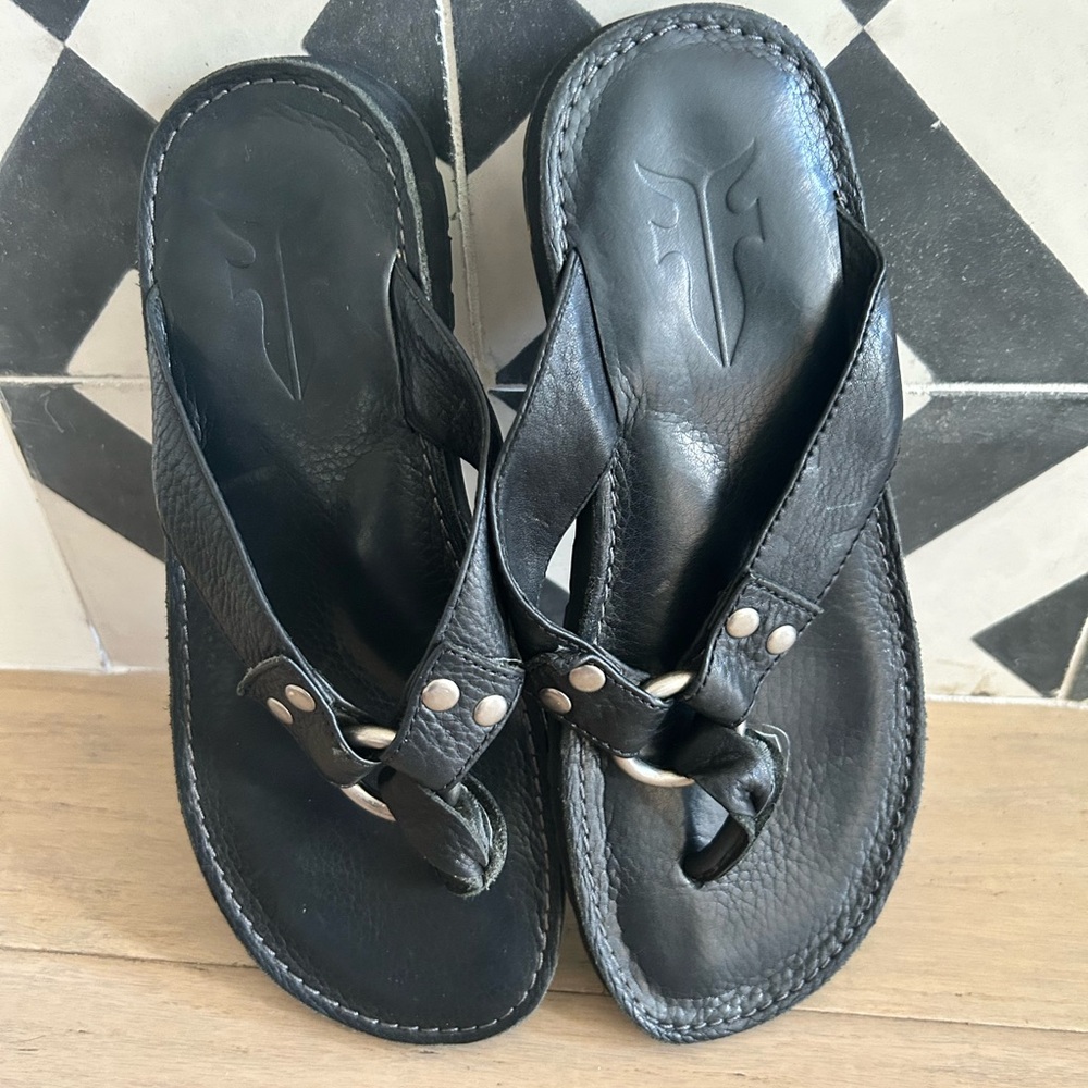 Frye Ring Flip Flop Sandals